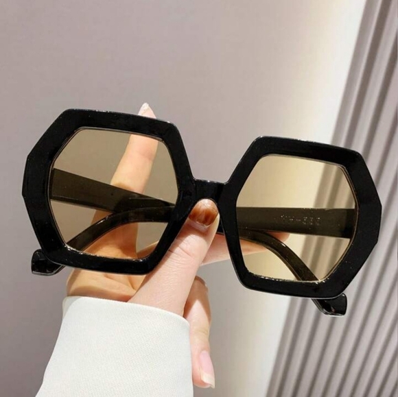 NEW Black Hexagonal Oversize Sunglasses - Picture 1 of 5